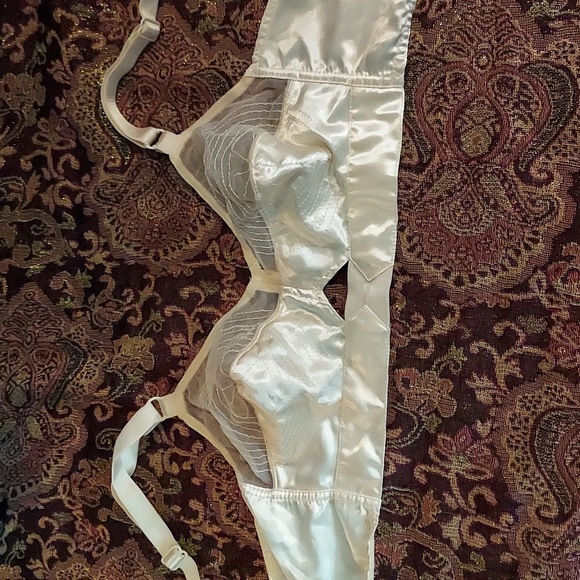 What Katie Did bullet bra - Picture 2 of 8